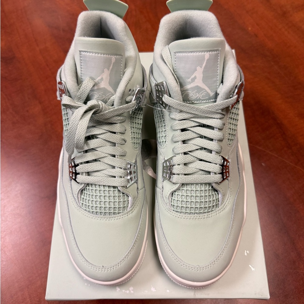 Nike Air Jordan 4 Retro Seafoam Sail Silver HV0823-003 Size 9.5 men/11 Women NIB - Picture 4 of 13
